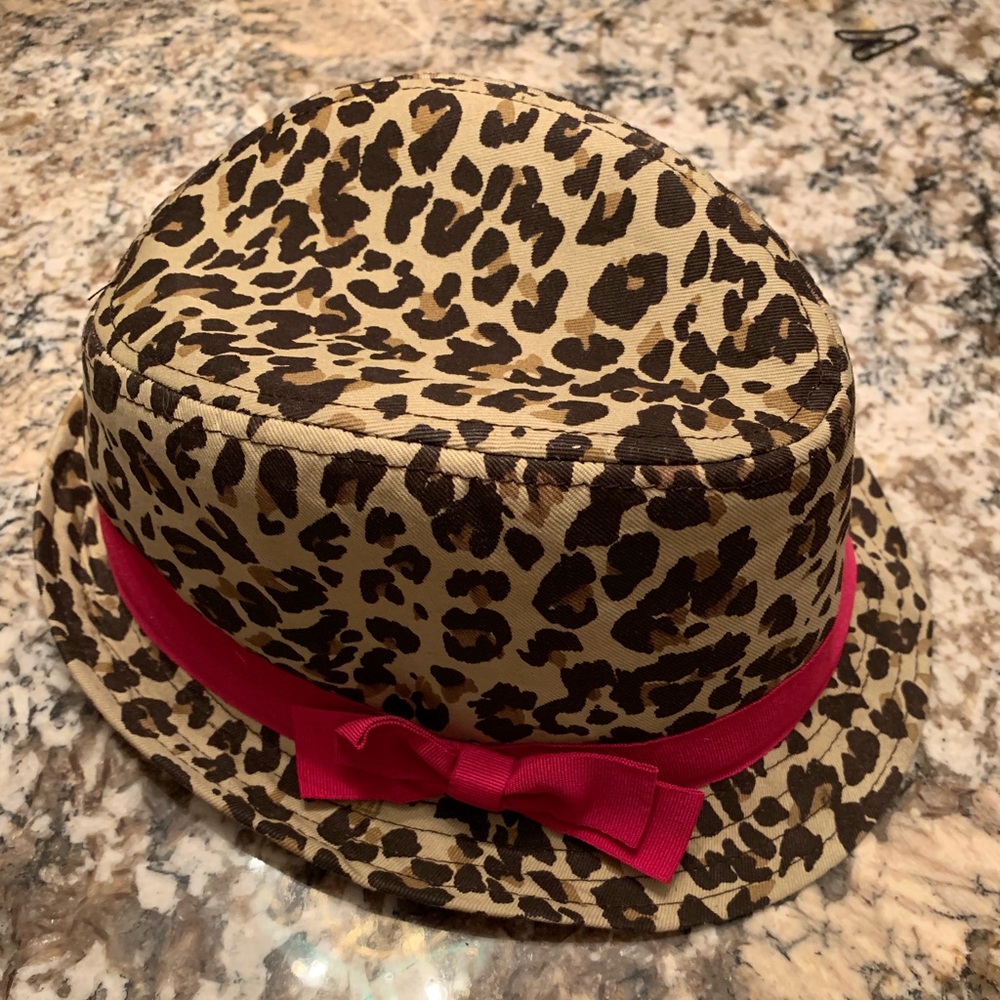Est 1989 Place Hat Size M 7/8 Leopard Print